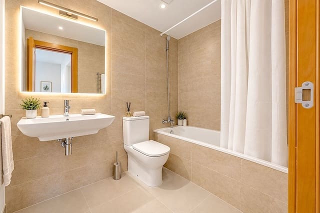 2 bedroom Apartment for sale in Estepona with pool garage - € 535,000 (Ref: 10097839)