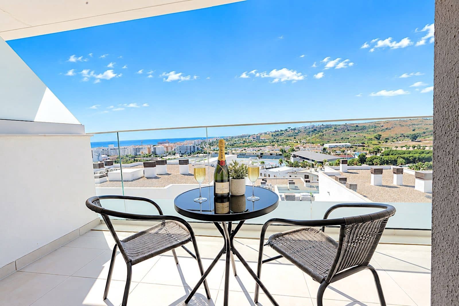 2 bedroom Apartment for sale in Estepona with pool garage - € 535,000 (Ref: 10097839)