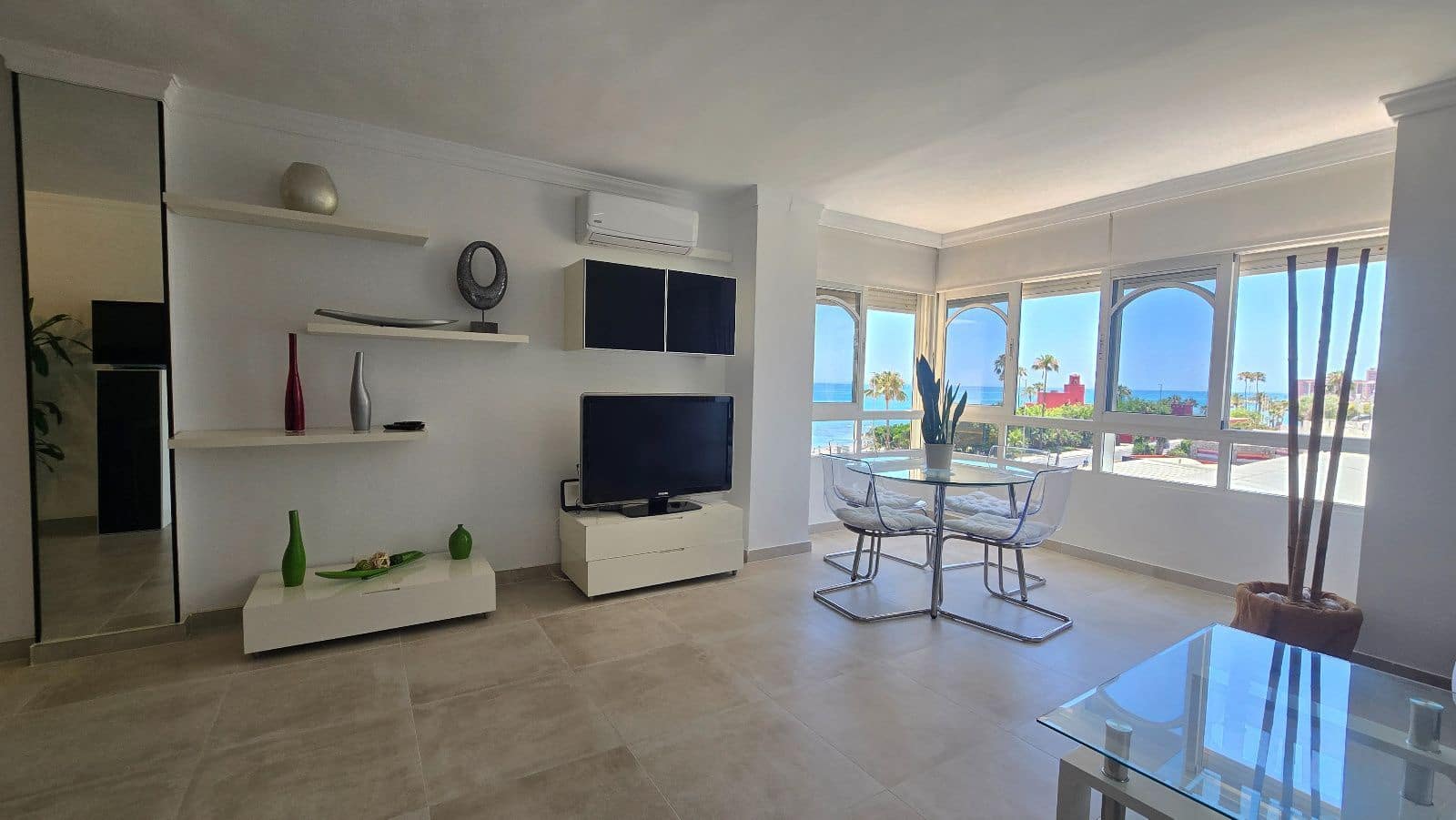 Apartamento de 2 habitaciones en Benalmádena en venta - 699.000 € (Ref: 10097845)