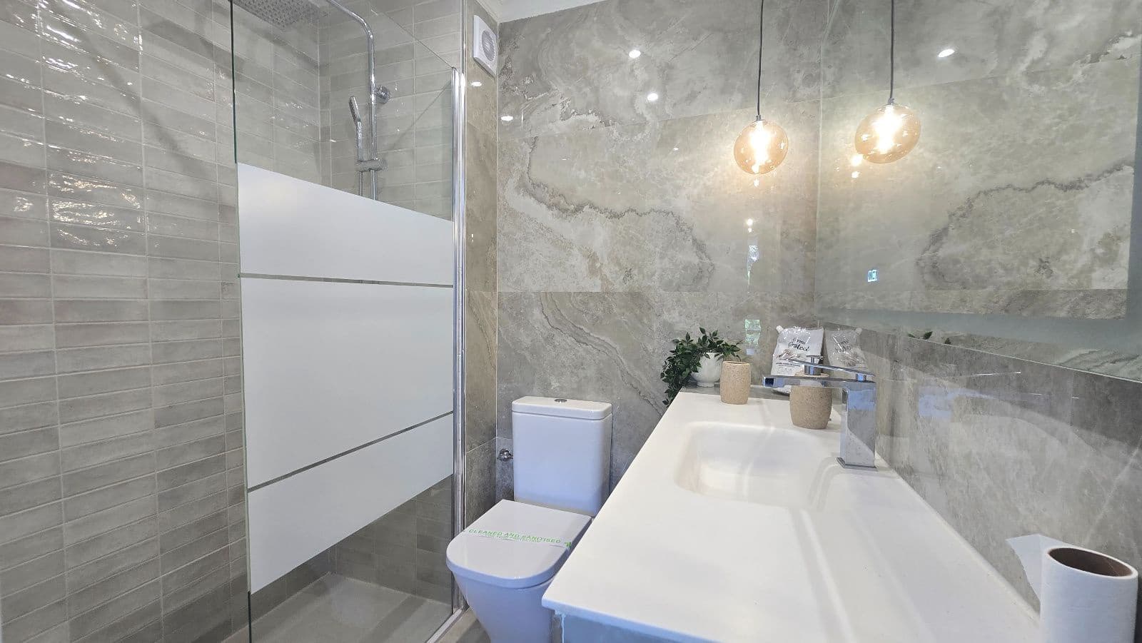 Apartamento de 2 habitaciones en Benalmádena en venta - 699.000 € (Ref: 10097845)