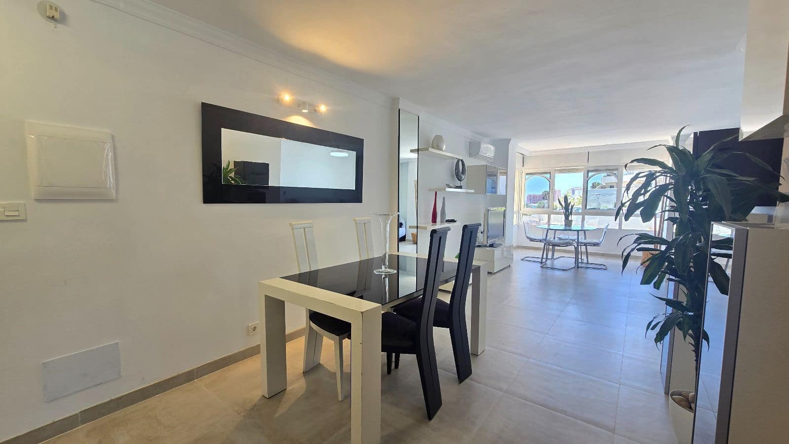 Apartamento de 2 habitaciones en Benalmádena en venta - 699.000 € (Ref: 10097845)
