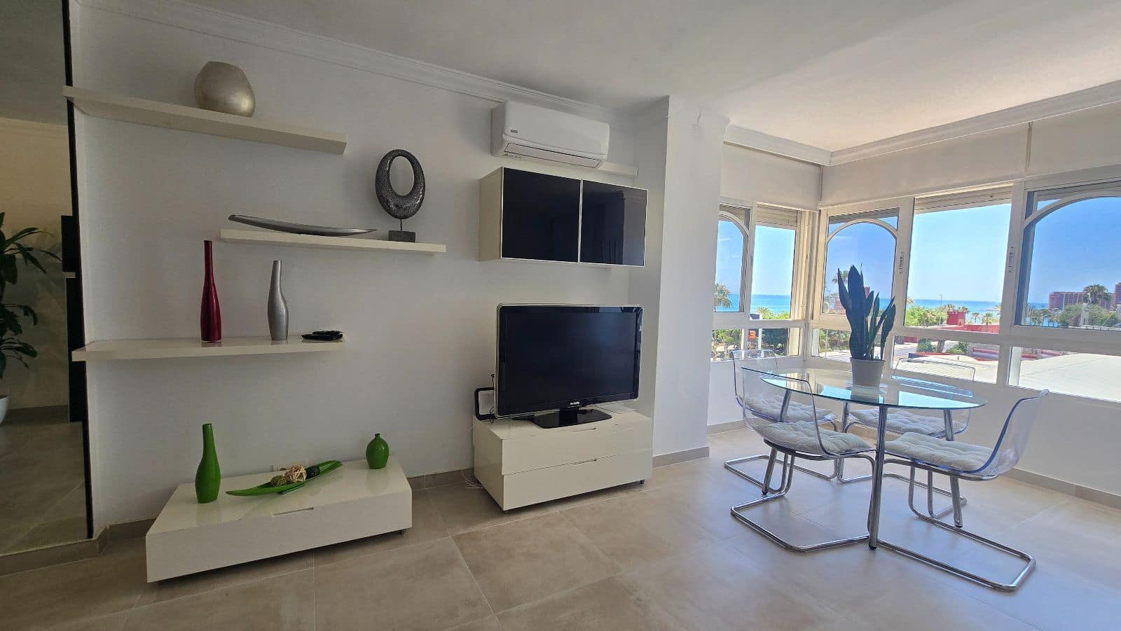 Apartamento de 2 habitaciones en Benalmádena en venta - 699.000 € (Ref: 10097845)