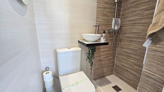 2 slaapkamer Appartement te koop in Benalmádena - € 699.000 (Ref: 10097845)