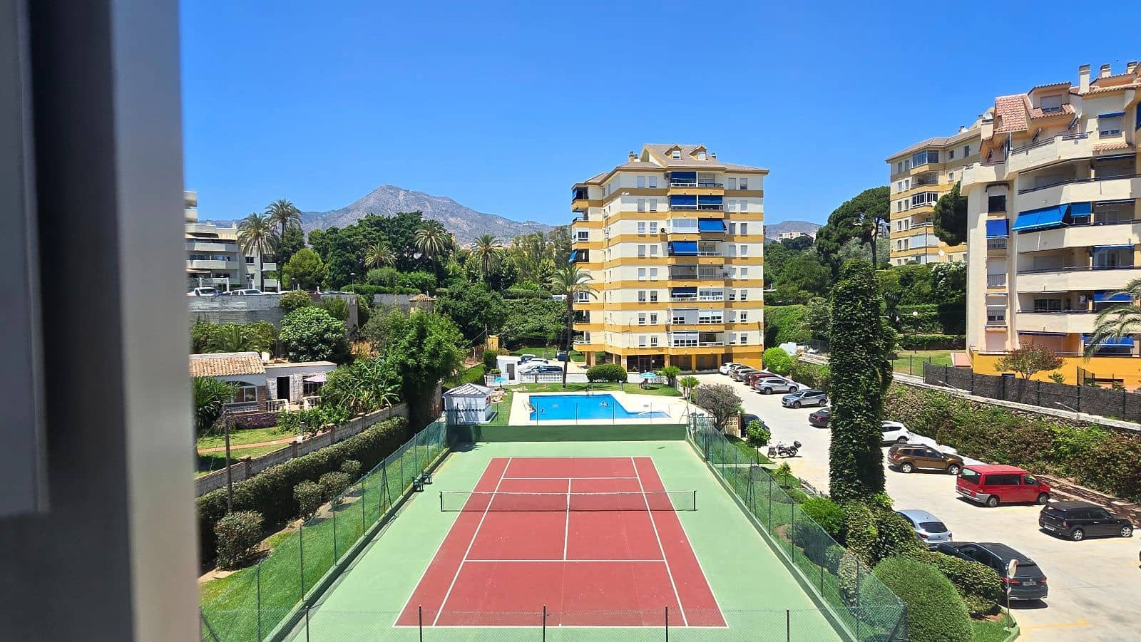 Apartamento de 2 habitaciones en Benalmádena en venta - 699.000 € (Ref: 10097845)