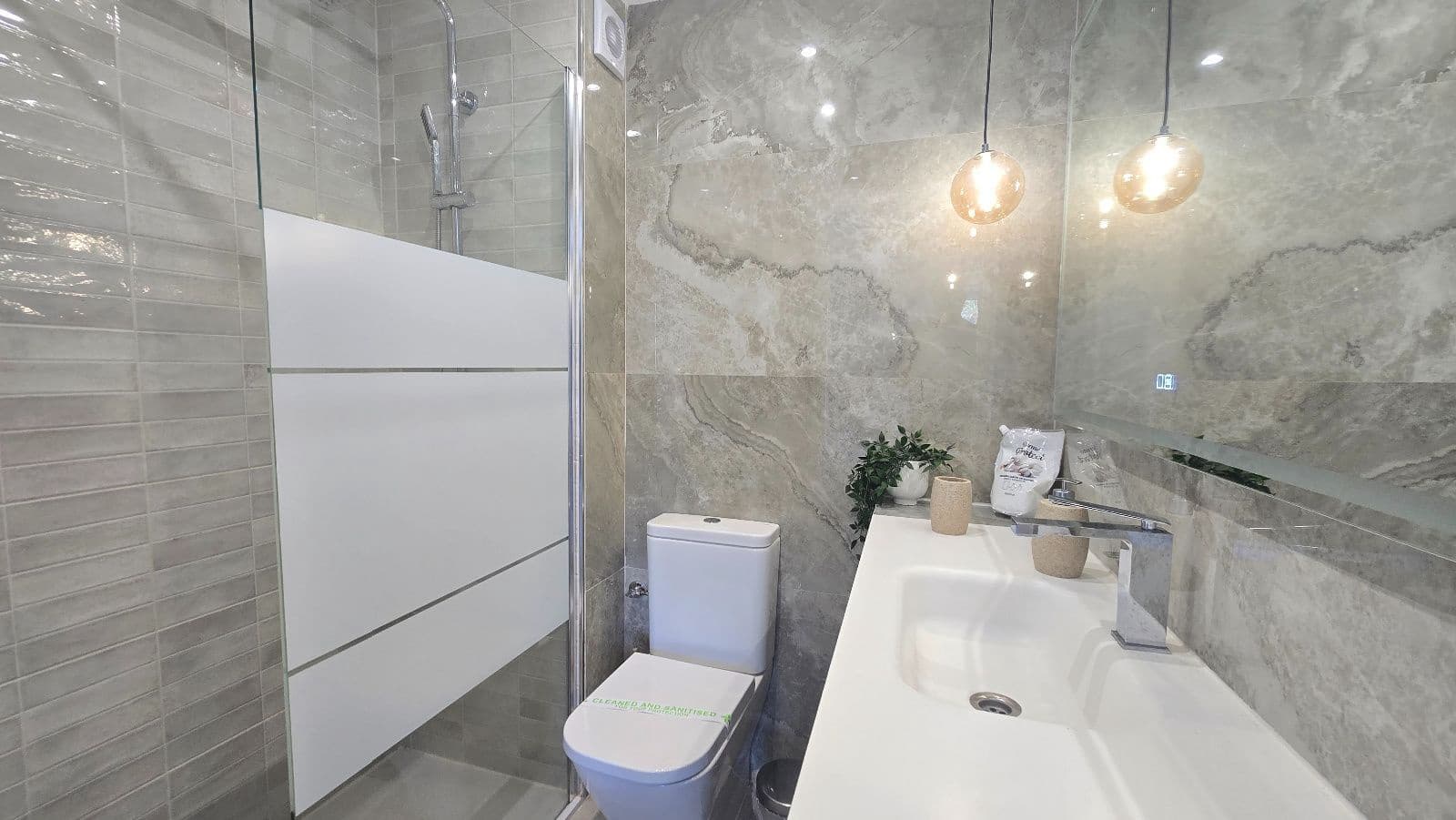 Apartamento de 2 habitaciones en Benalmádena en venta - 699.000 € (Ref: 10097845)