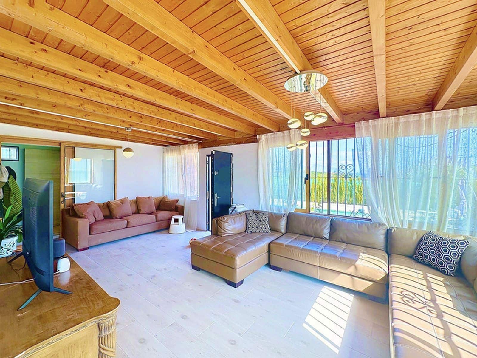 Chalet de 3 habitaciones en Estepona en venta - 599.000 € (Ref: 10097846)