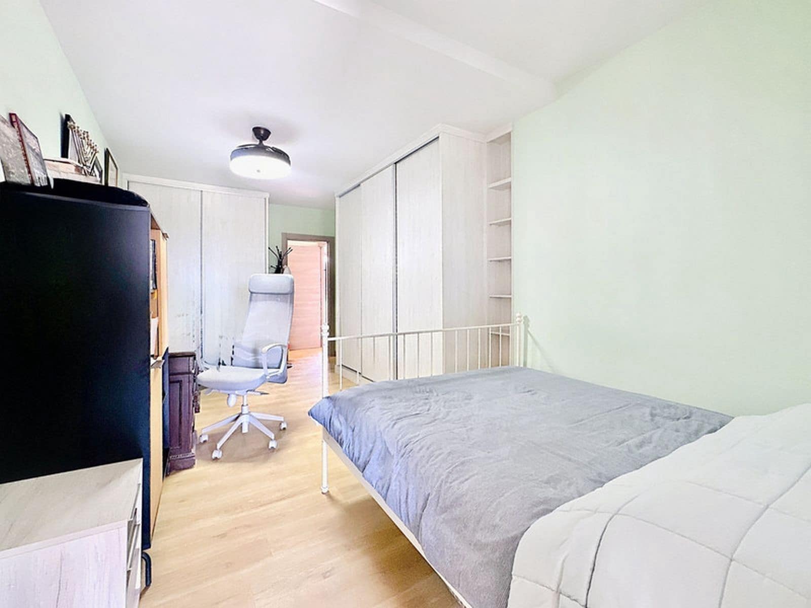 Chalet de 3 habitaciones en Estepona en venta - 599.000 € (Ref: 10097846)