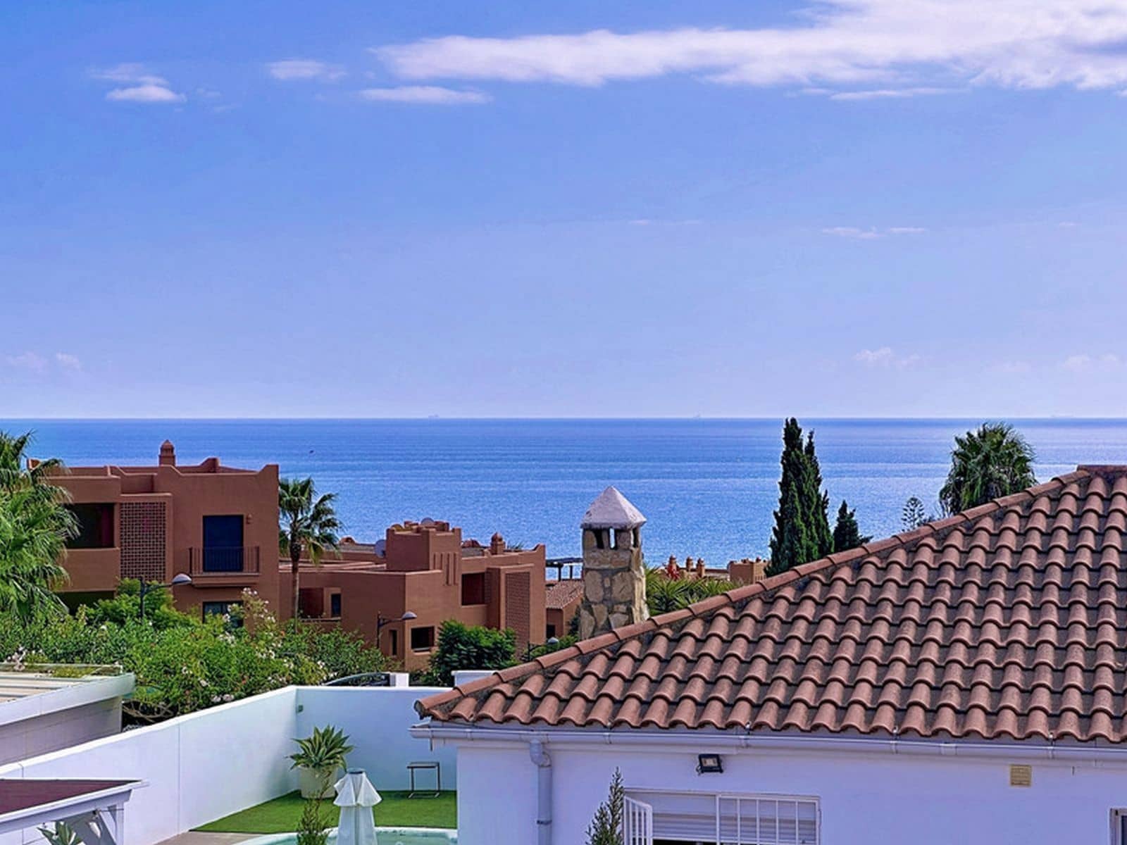 Chalet de 3 habitaciones en Estepona en venta - 599.000 € (Ref: 10097846)