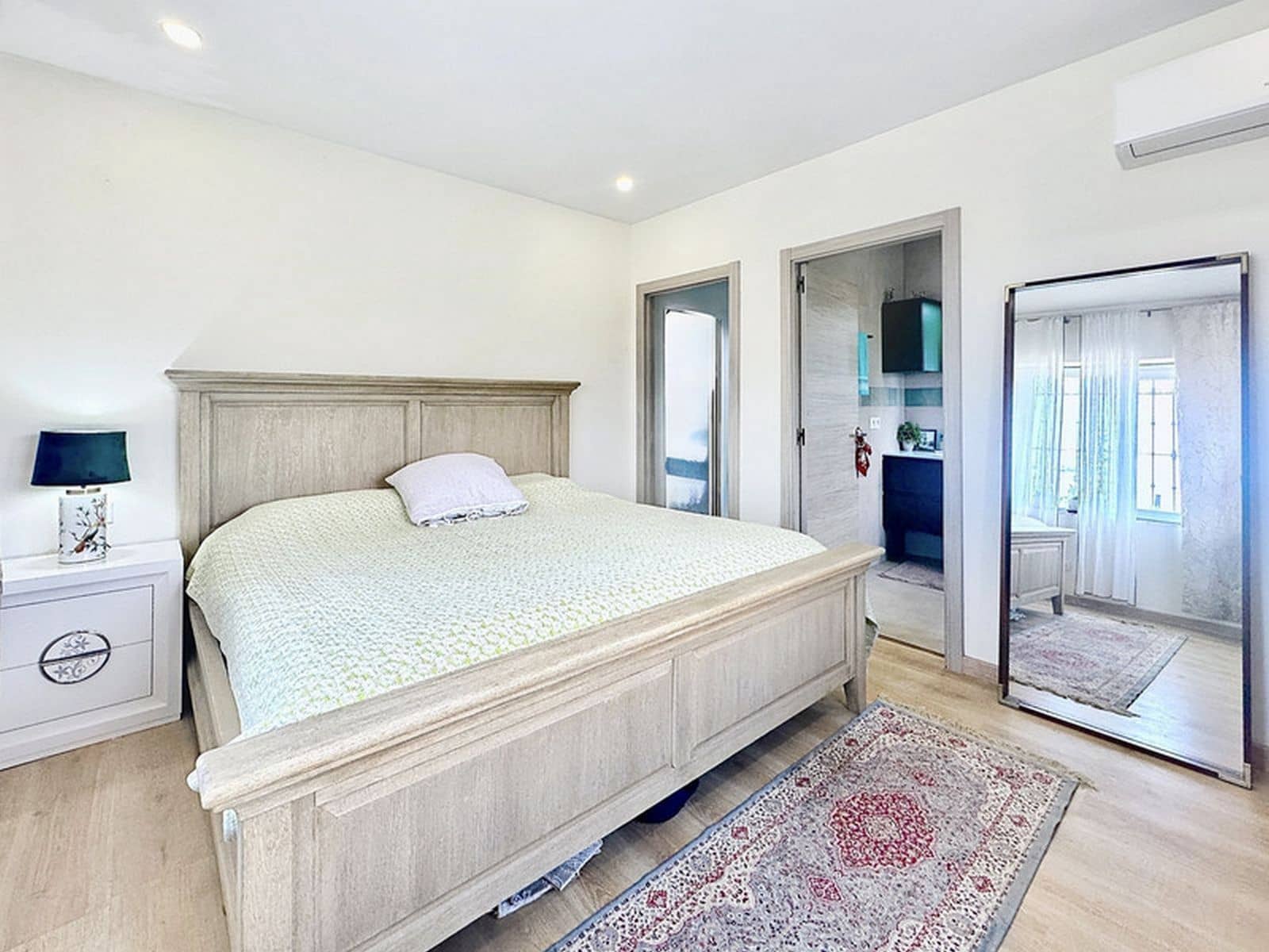 Chalet de 3 habitaciones en Estepona en venta - 599.000 € (Ref: 10097846)