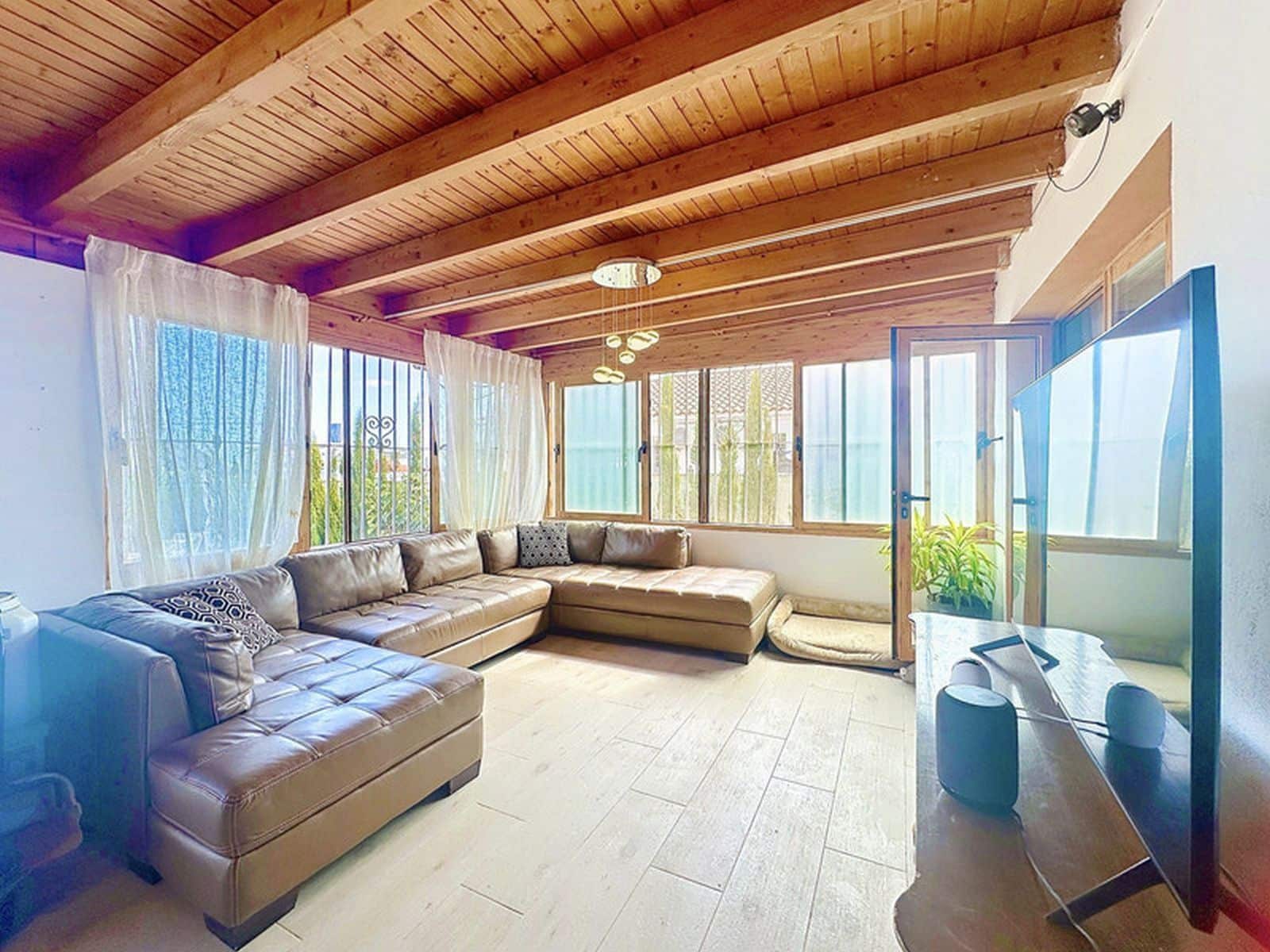 Chalet de 3 habitaciones en Estepona en venta - 599.000 € (Ref: 10097846)
