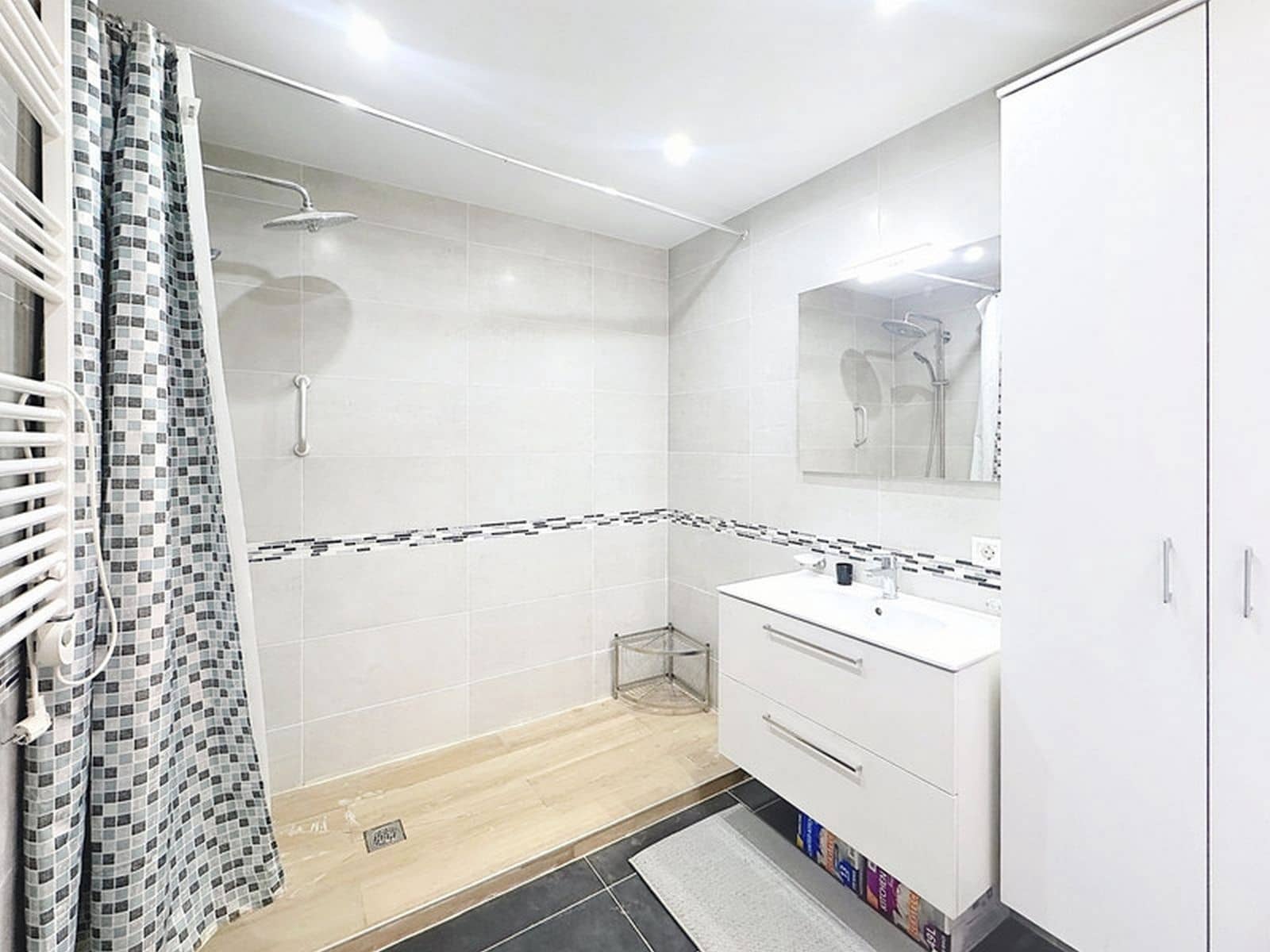 Chalet de 3 habitaciones en Estepona en venta - 599.000 € (Ref: 10097846)