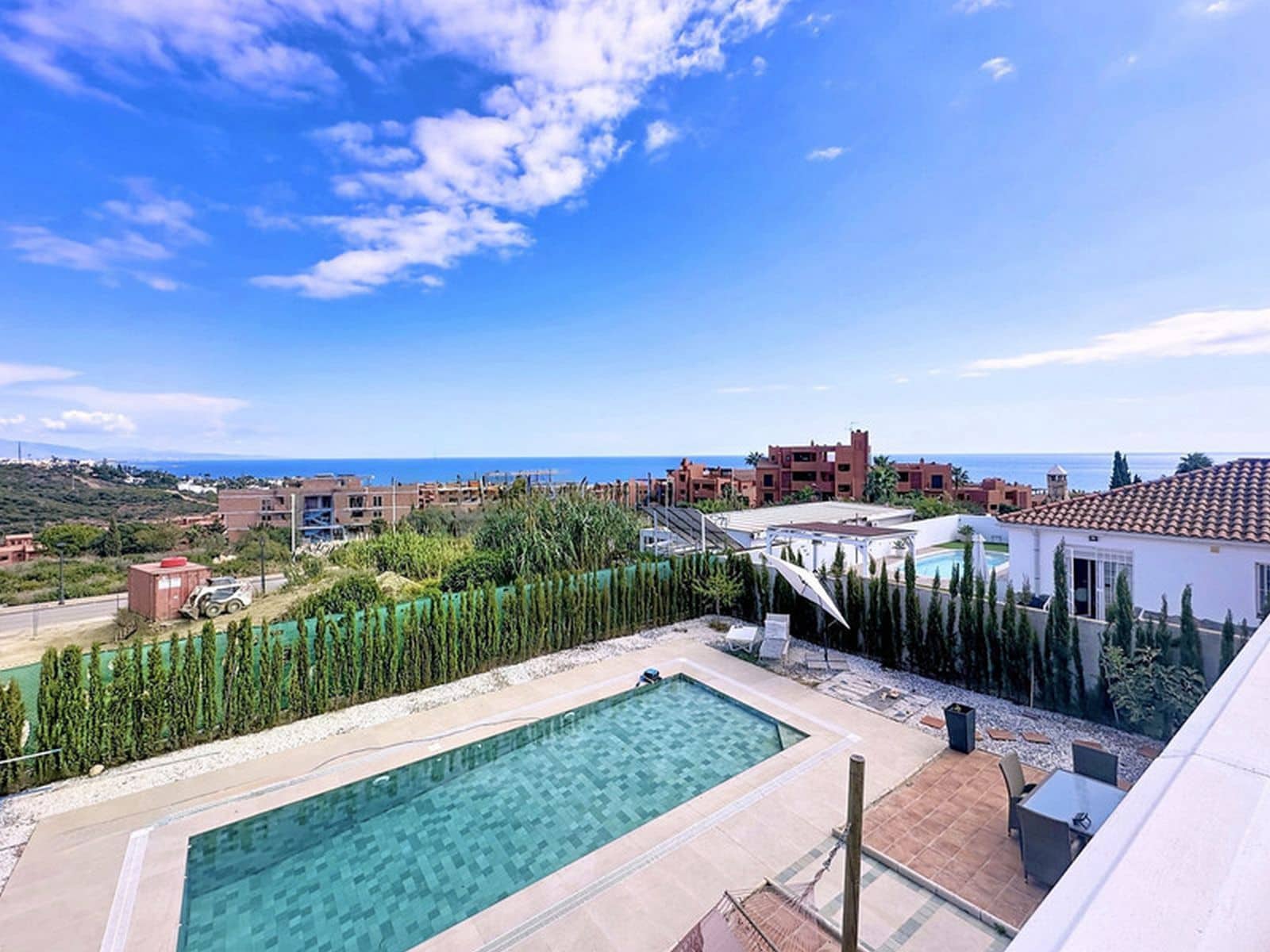 Chalet de 3 habitaciones en Estepona en venta - 599.000 € (Ref: 10097846)
