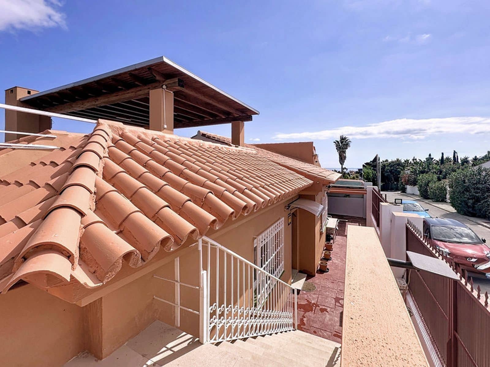 Chalet de 3 habitaciones en Estepona en venta - 599.000 € (Ref: 10097846)