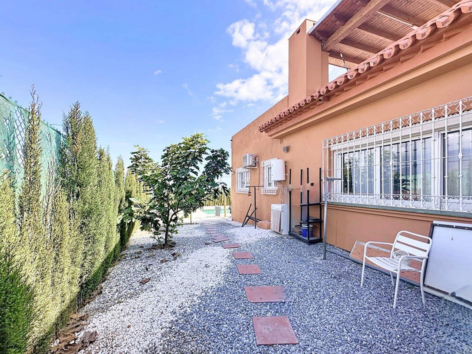 Chalet de 3 habitaciones en Estepona en venta - 599.000 € (Ref: 10097846)