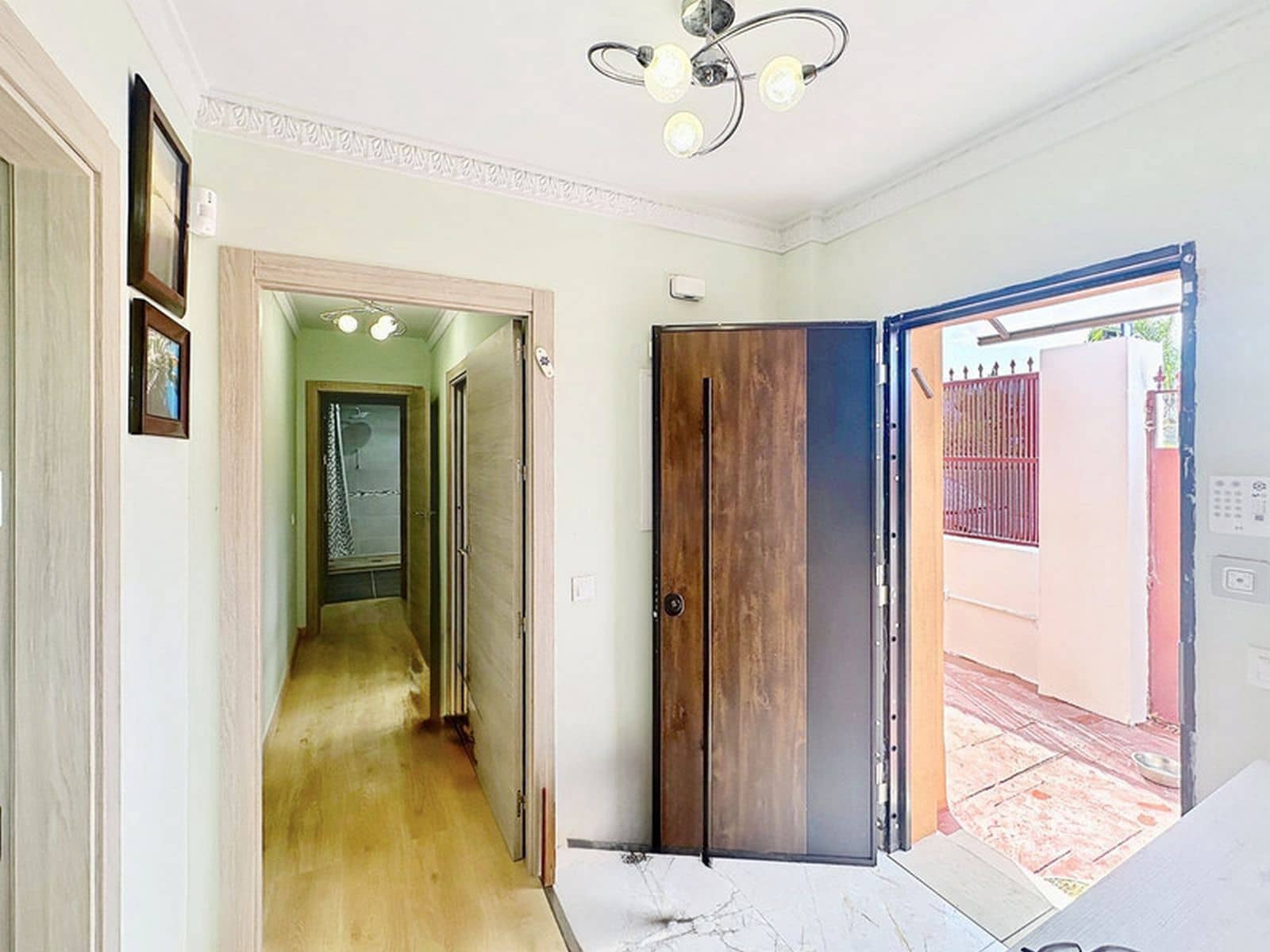 Chalet de 3 habitaciones en Estepona en venta - 599.000 € (Ref: 10097846)