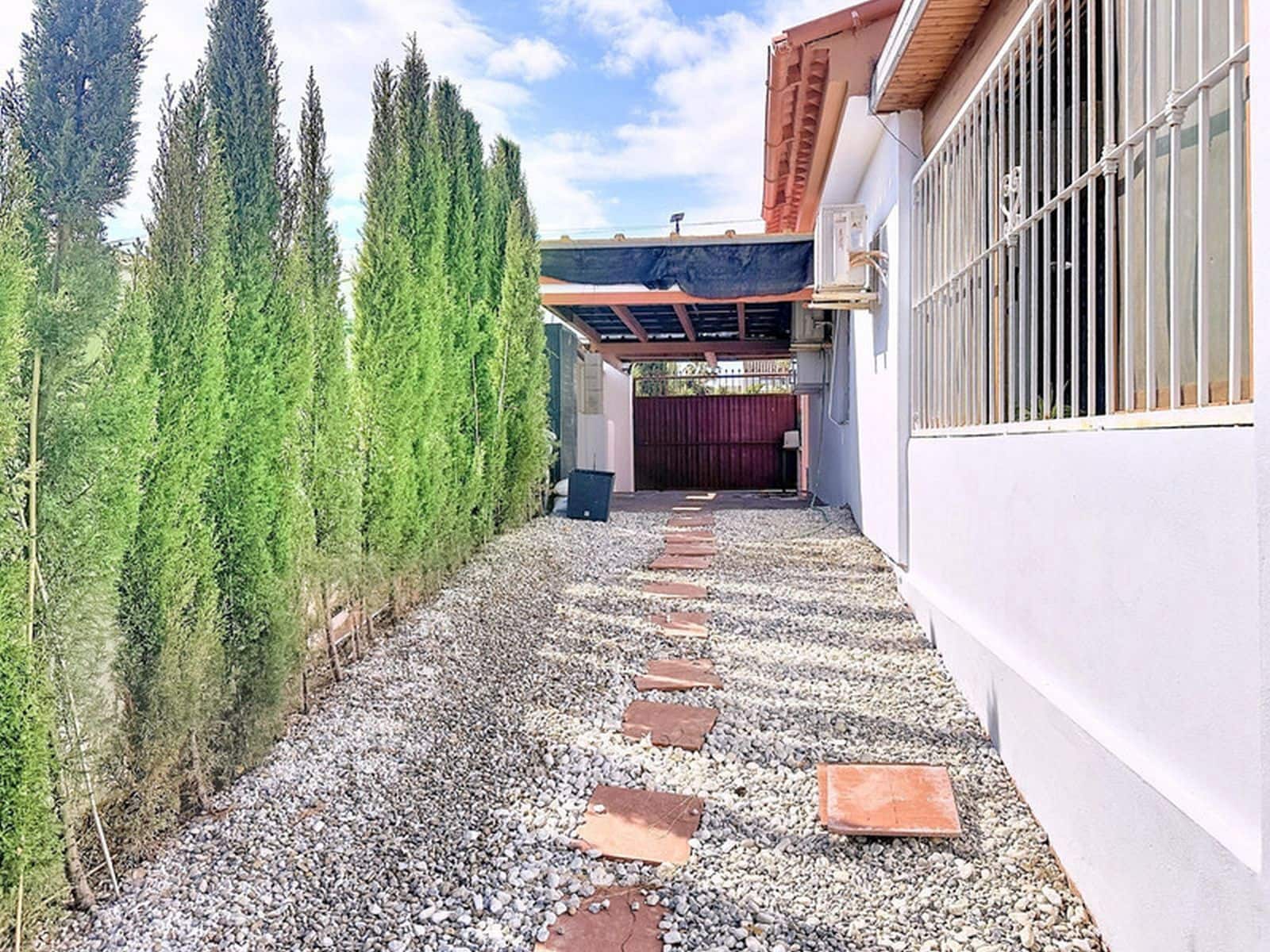 Chalet de 3 habitaciones en Estepona en venta - 599.000 € (Ref: 10097846)