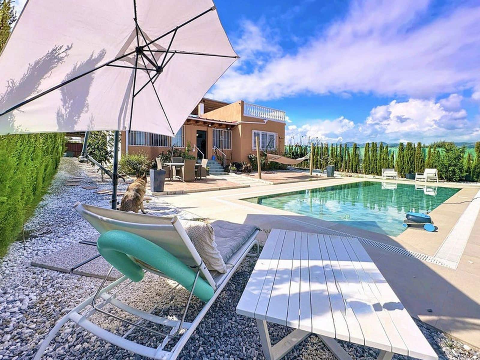 Chalet de 3 habitaciones en Estepona en venta - 599.000 € (Ref: 10097846)