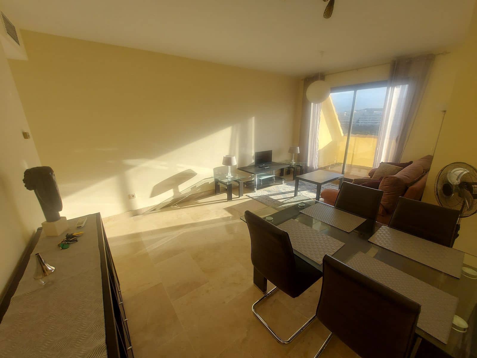 2 makuuhuone Kattohuoneisto myytävänä paikassa La Duquesa / Puerto de la Duquesa - 255 000 € (Ref: 10097847)