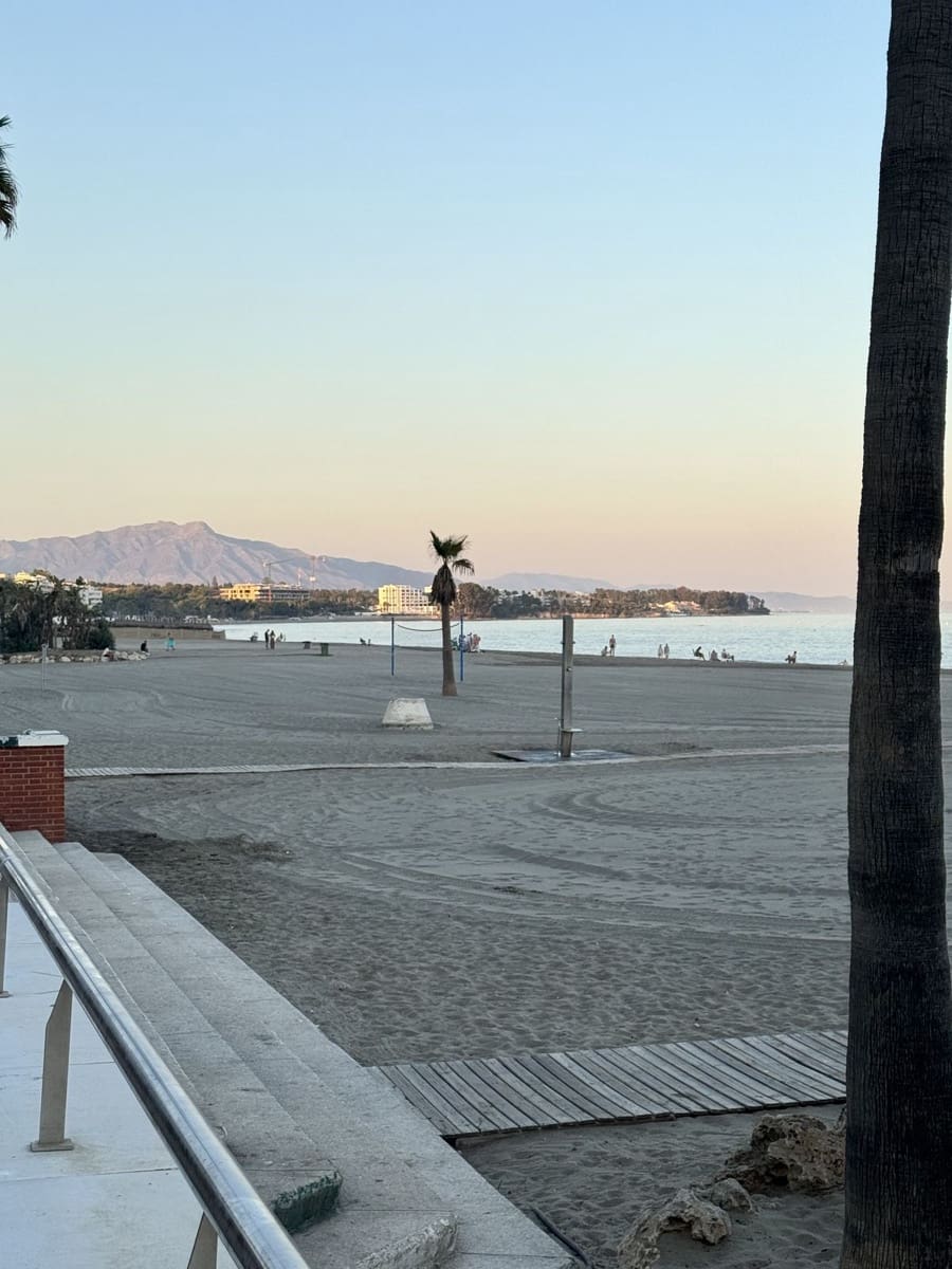 2 bedroom Apartment for sale in Estepona - € 695,000 (Ref: 10097849)