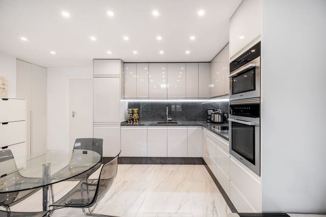 4 Zimmer Haus zu verkaufen in Cabopino, Marbella - 645.000 € (Ref: 10097850)
