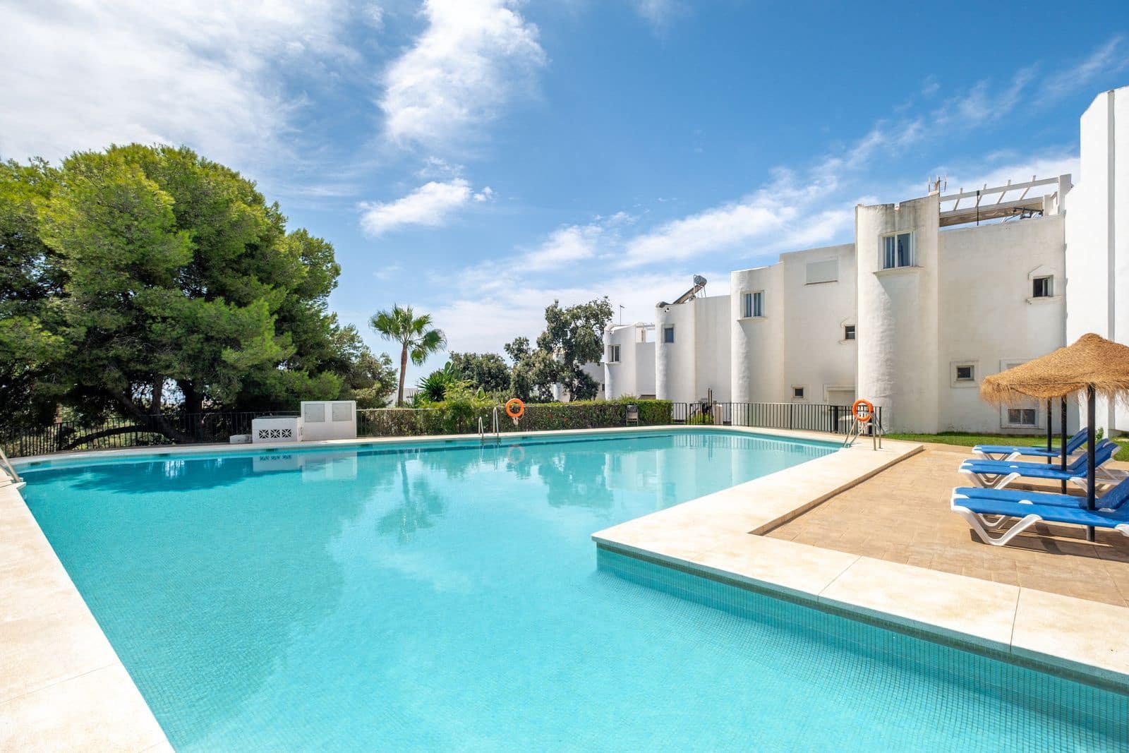 4 bedroom Townhouse for sale in Cabopino - € 645,000 (Ref: 10097850)