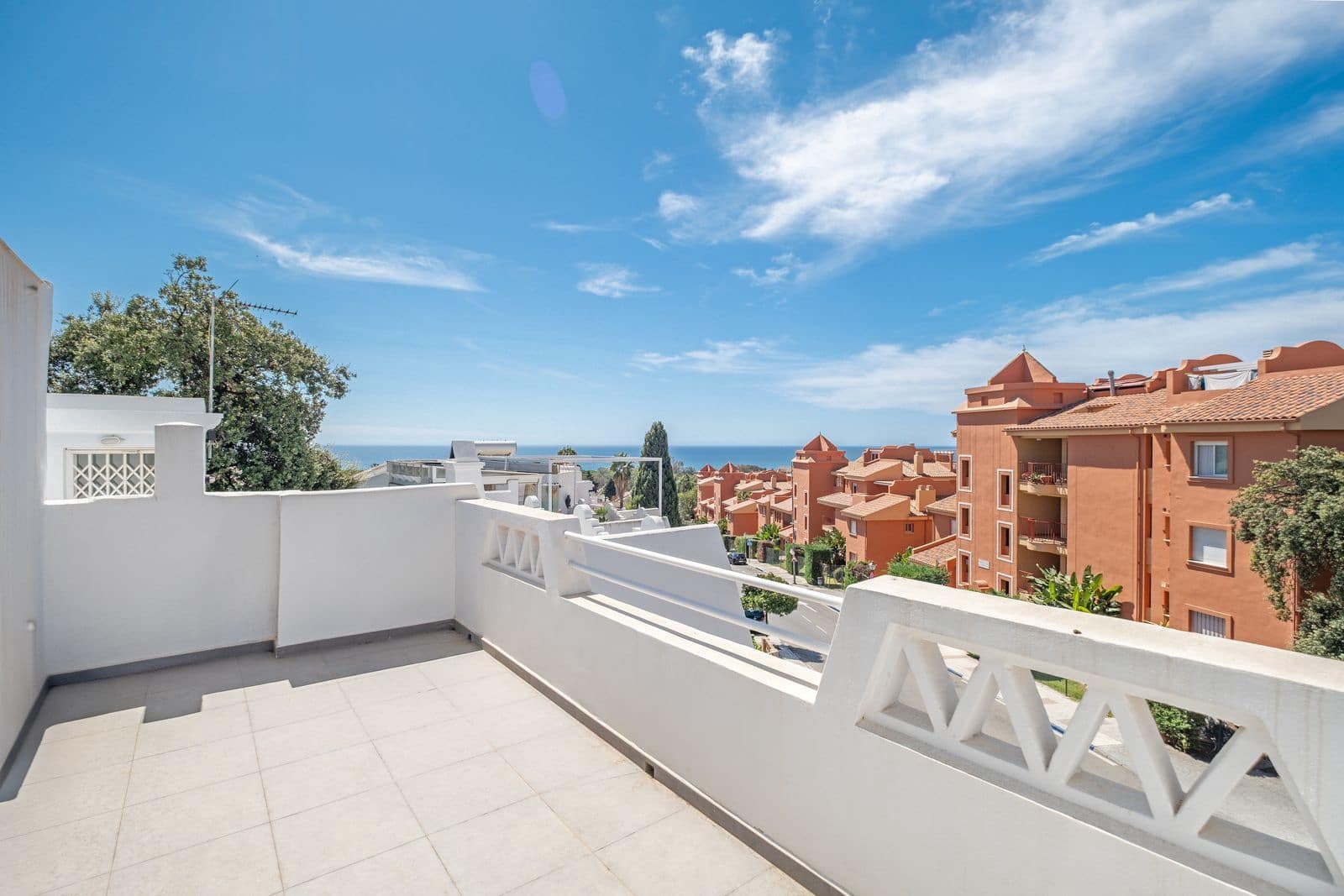 4 bedroom Townhouse for sale in Cabopino - € 645,000 (Ref: 10097850)