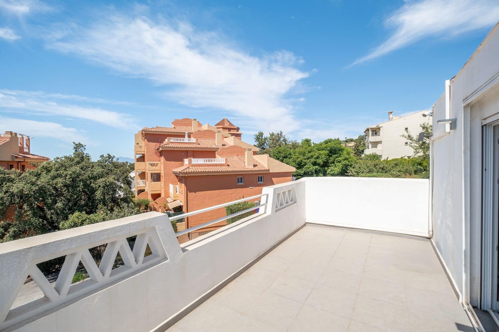 4 bedroom Townhouse for sale in Cabopino - € 645,000 (Ref: 10097850)