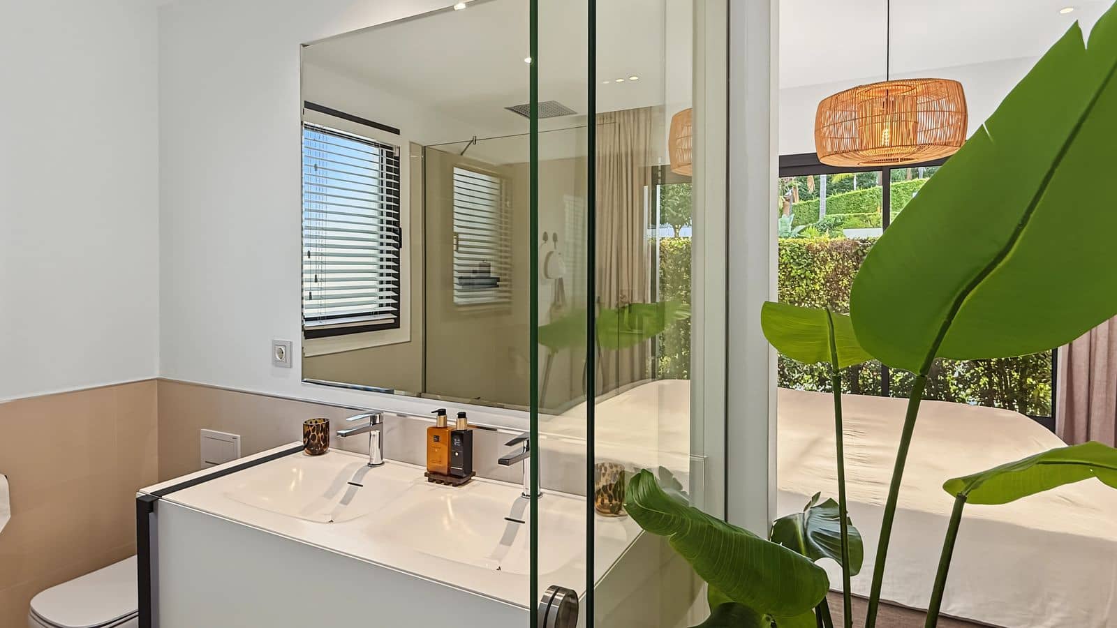 Apartamento de 3 habitaciones en Estepona en venta - 899.000 € (Ref: 10097854)