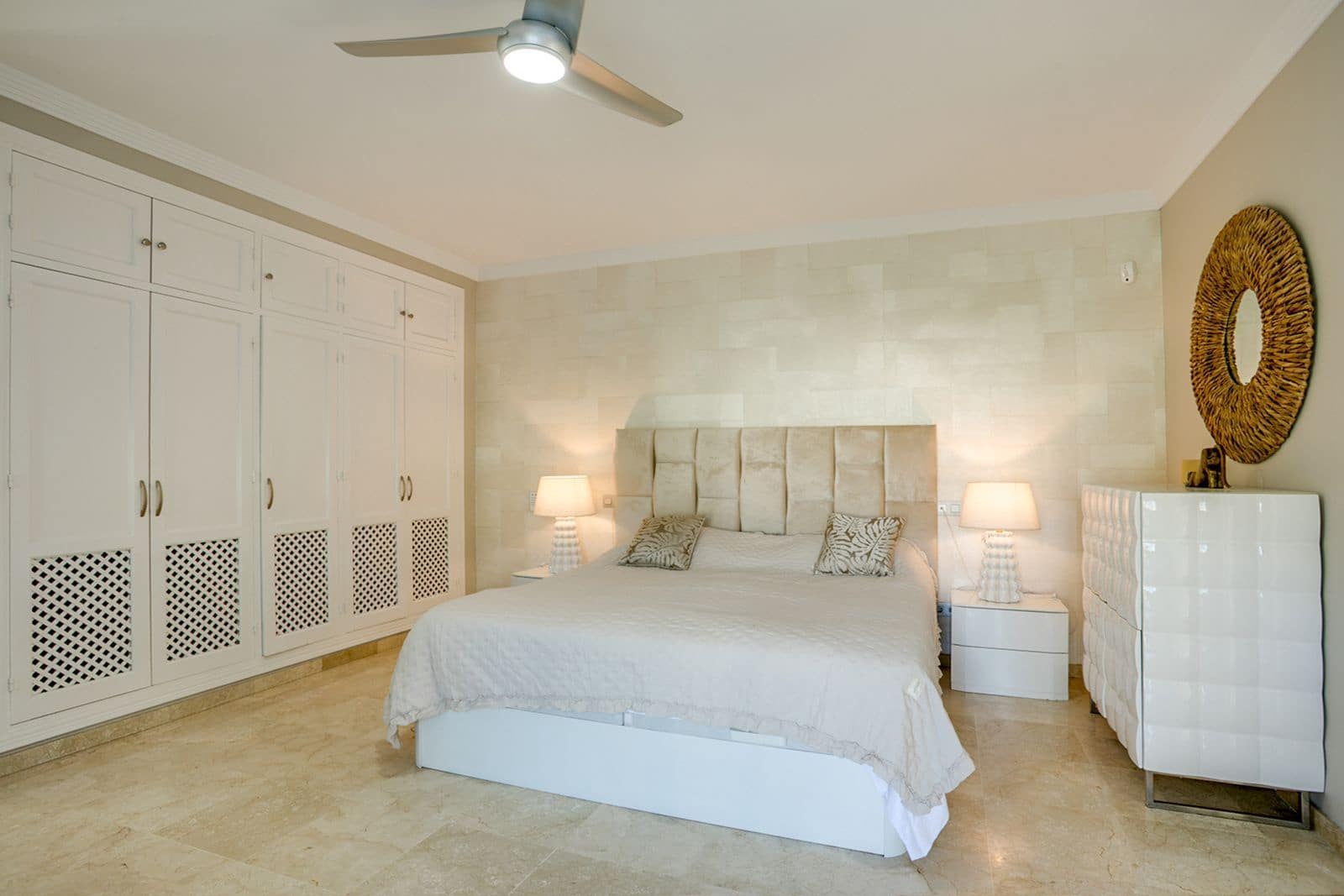 3 soverom Villa til salgs i El Paraiso - € 1 500 000 (Ref: 10097855)