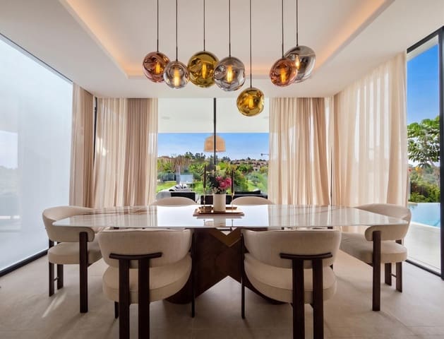 4 slaapkamer Villa te koop in El Paraiso, Estepona - € 1.800.000 (Ref: 10097856)
