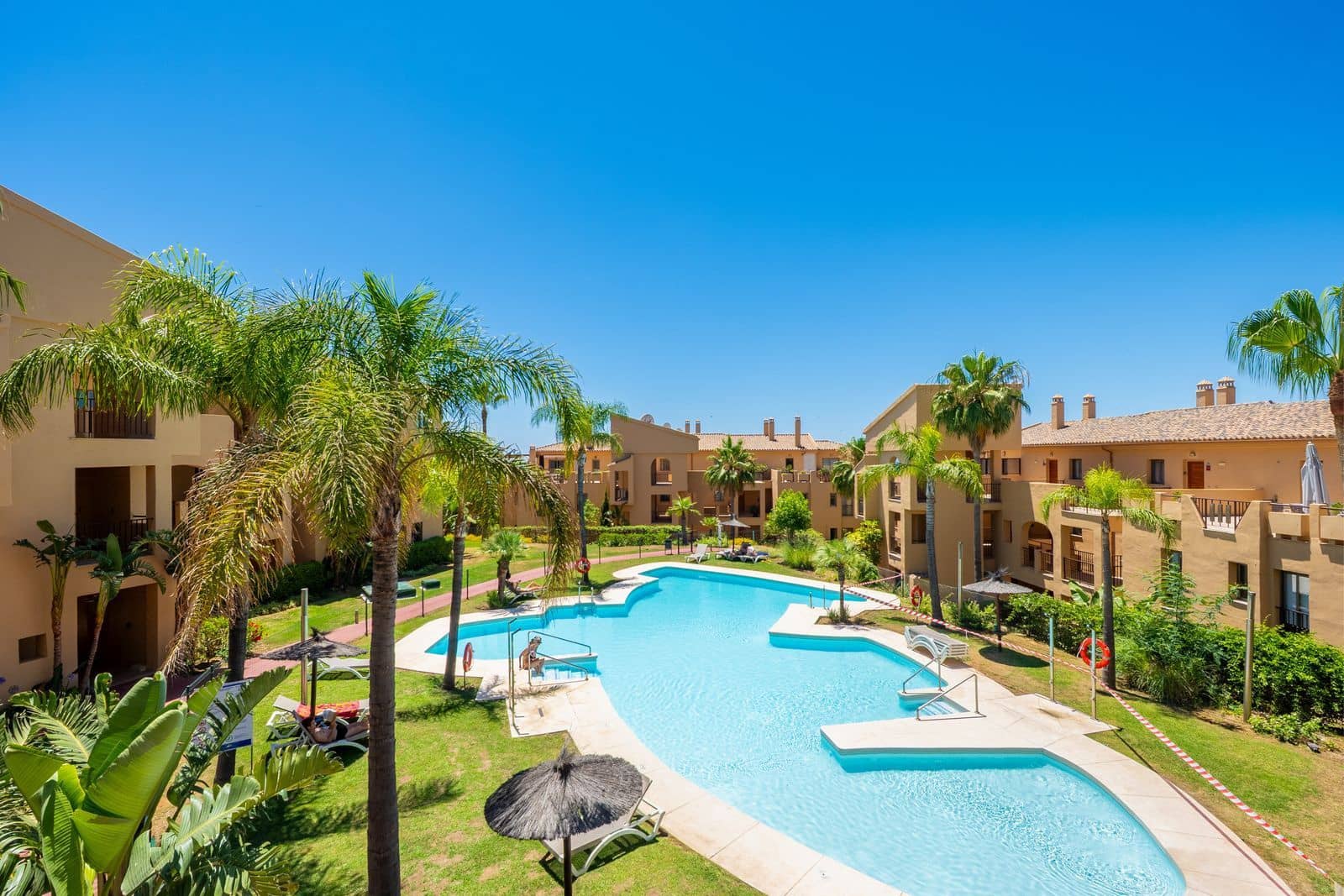 2 sovrum Lägenhet till salu i Benahavis - 650 000 € (Ref: 10097860)