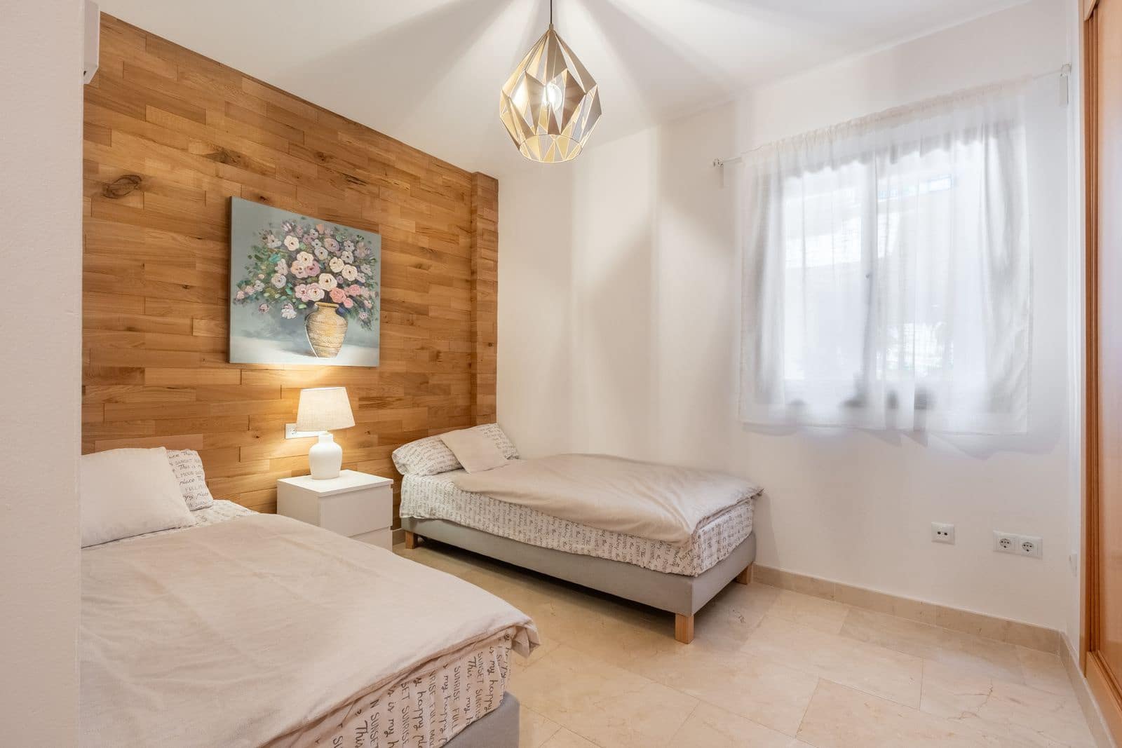 2 sovrum Lägenhet till salu i Benahavis - 650 000 € (Ref: 10097860)