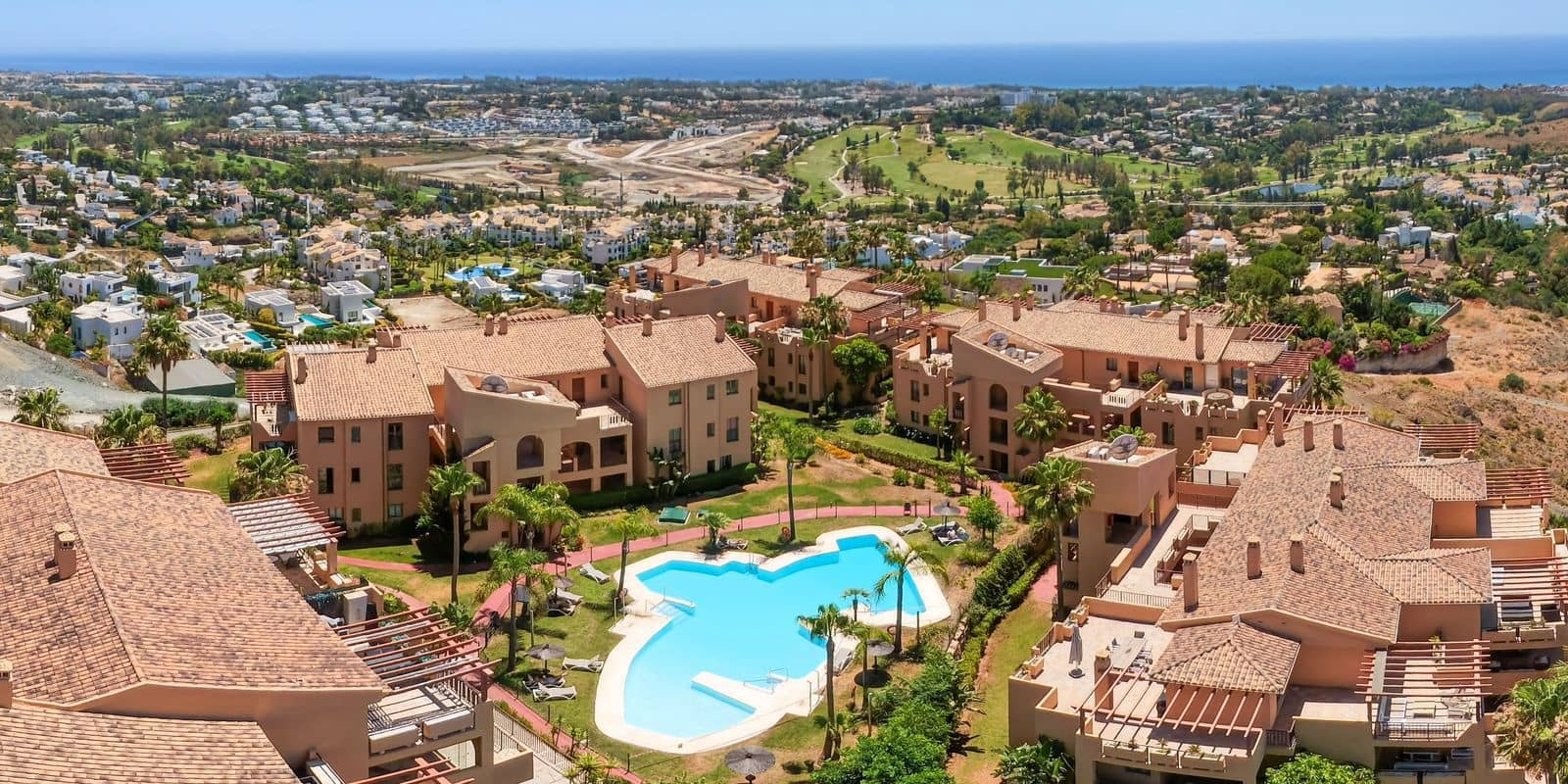 2 sovrum Lägenhet till salu i Benahavis - 650 000 € (Ref: 10097860)