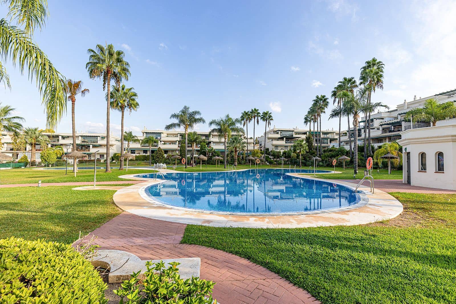 3 soverom Leilighet til salgs i Nueva Andalucia - € 595 000 (Ref: 10097871)