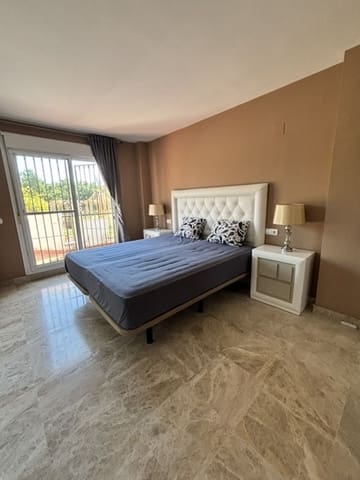 4 chambre Maison de Ville à vendre à Nueva Andalucia, Marbella - 749 000 € (Ref: 10097872)