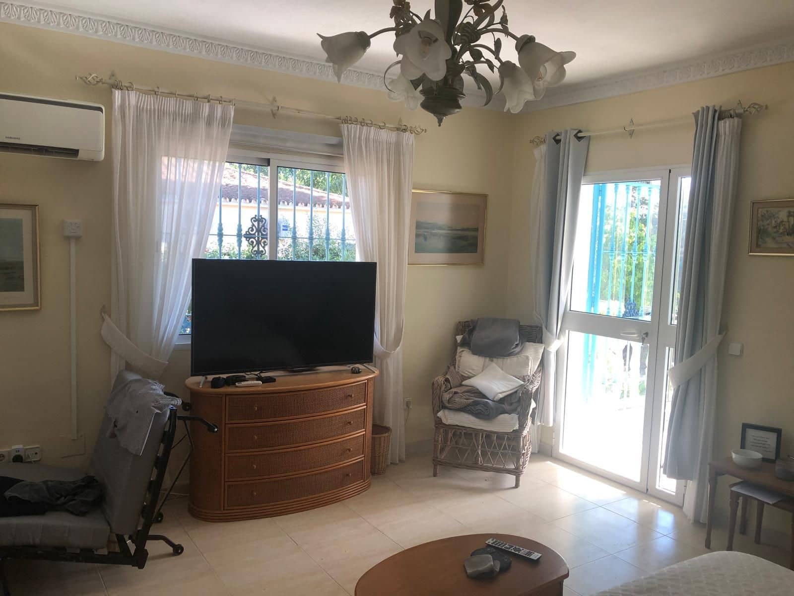 4 bedroom Villa for sale in Mijas Costa - € 975,000 (Ref: 10097873)