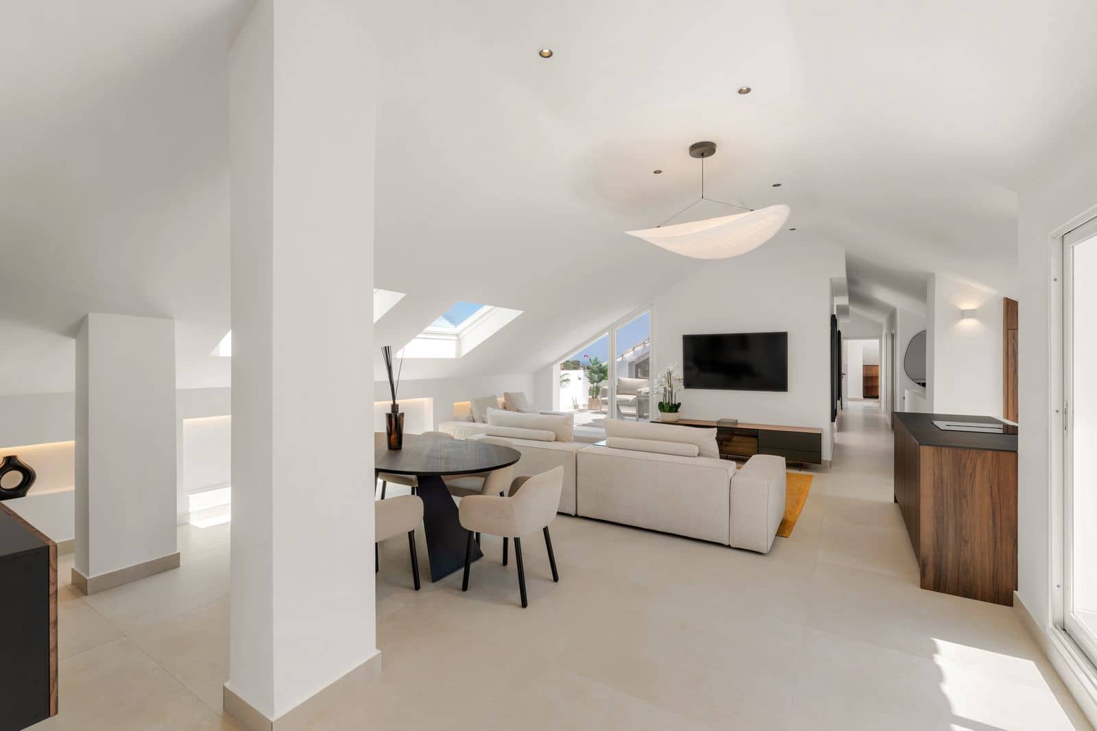 3 makuuhuone Kattohuoneisto myytävänä paikassa Nueva Andalucia - 1 375 000 € (Ref: 10097897)