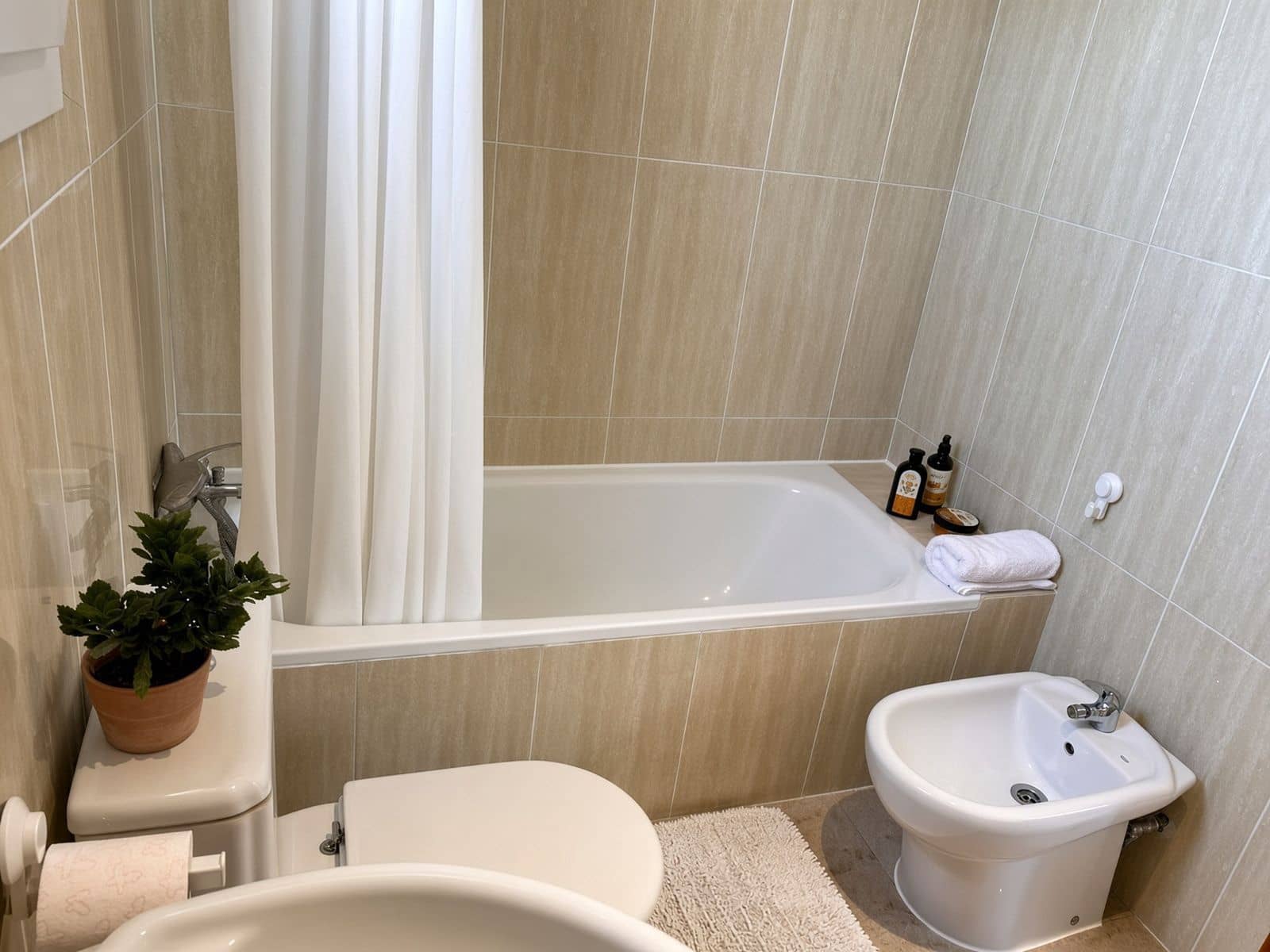 3 soverom Leilighet til salgs i La Duquesa / Puerto de la Duquesa - € 320 000 (Ref: 10097904)