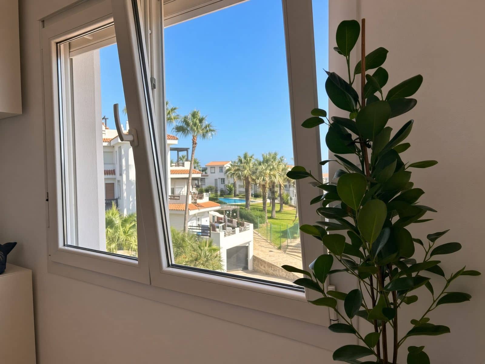 3 soverom Leilighet til salgs i La Duquesa / Puerto de la Duquesa - € 320 000 (Ref: 10097904)