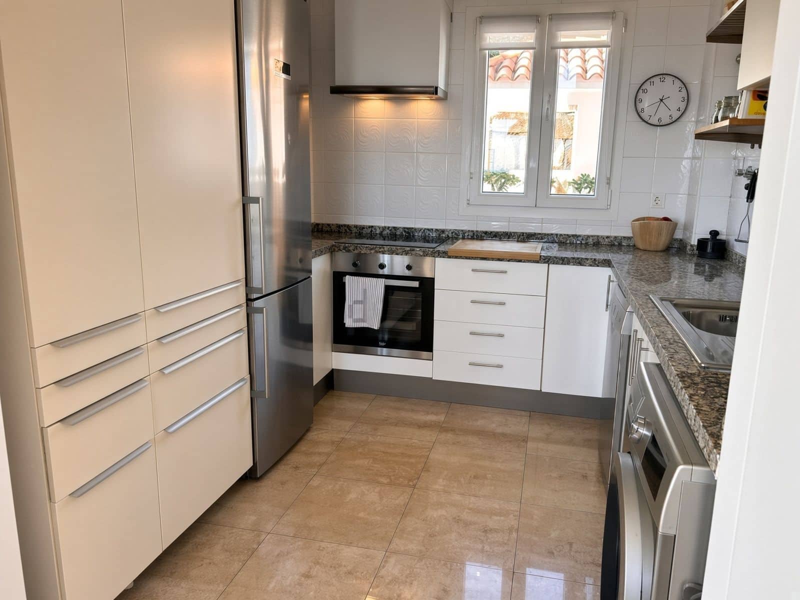 3 soverom Leilighet til salgs i La Duquesa / Puerto de la Duquesa - € 320 000 (Ref: 10097904)