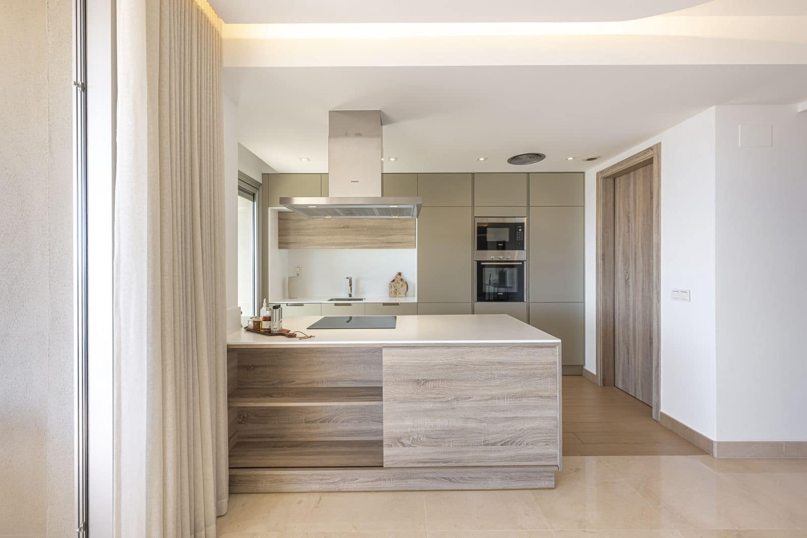 3 sypialnia Penthouse na sprzedaż w Benahavis - 1 050 000 € (Ref: 10097906)
