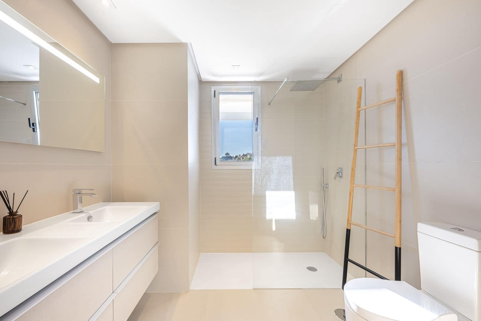 3 sypialnia Penthouse na sprzedaż w Benahavis - 1 050 000 € (Ref: 10097906)
