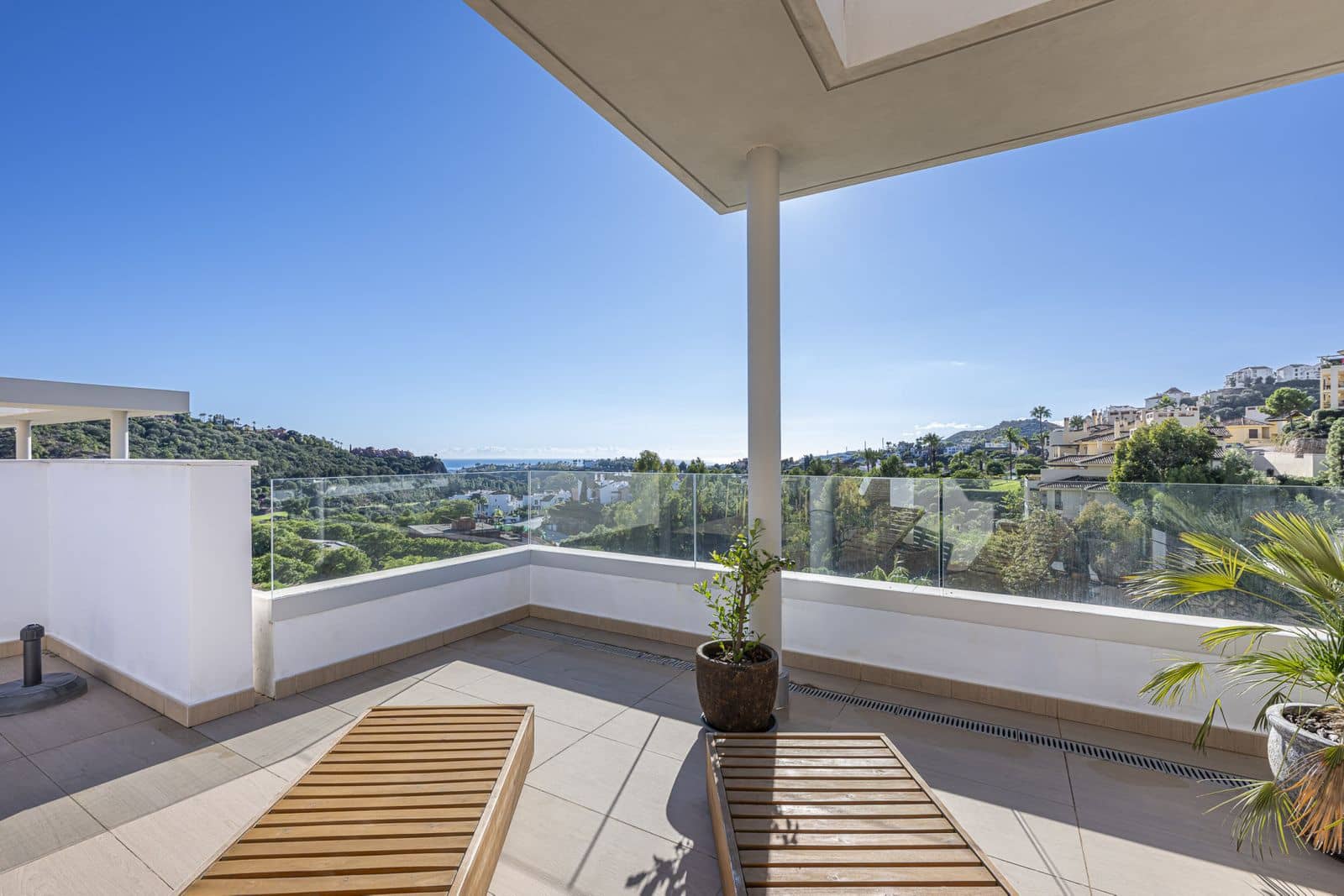 3 sypialnia Penthouse na sprzedaż w Benahavis - 1 050 000 € (Ref: 10097906)