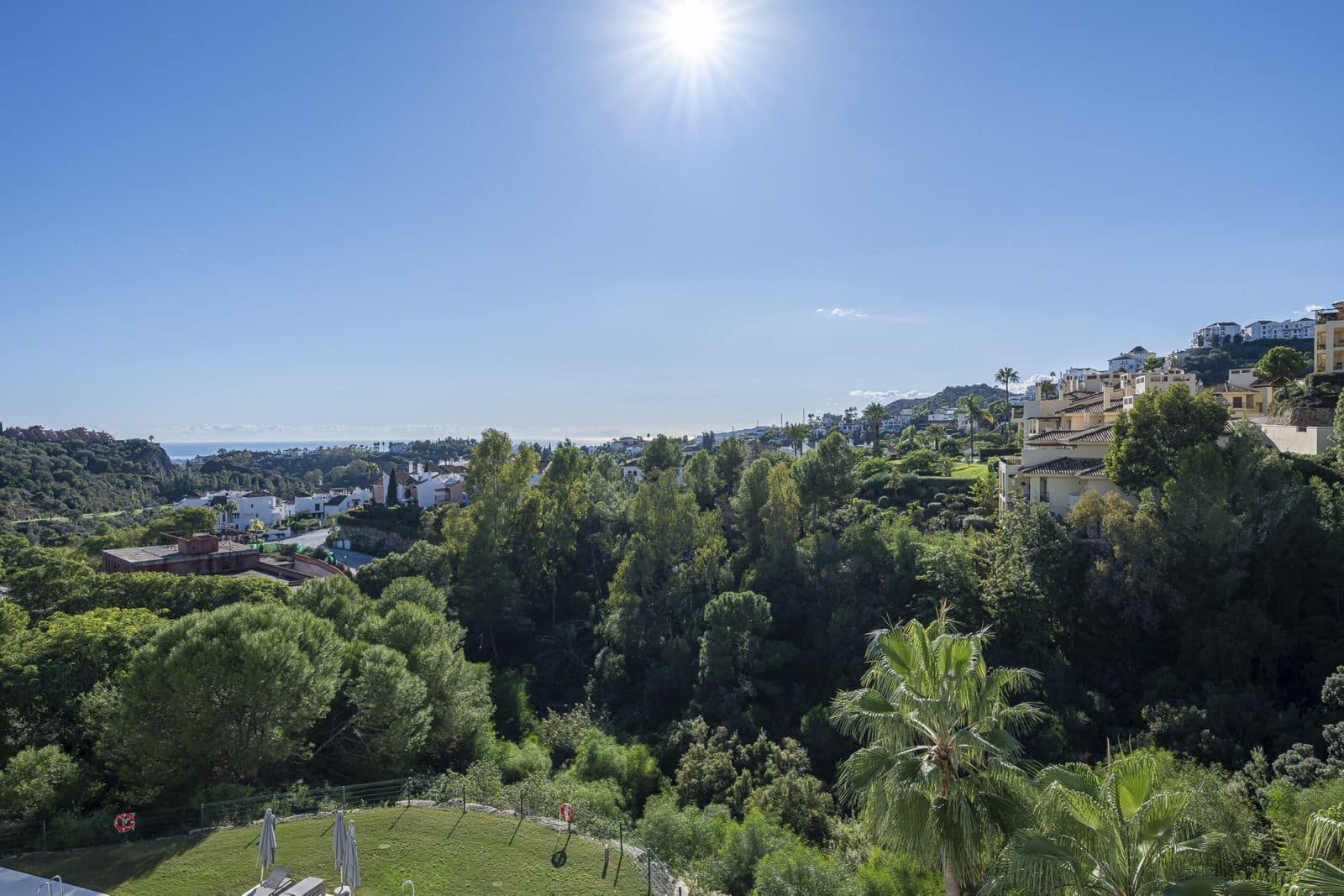 3 sypialnia Penthouse na sprzedaż w Benahavis - 1 050 000 € (Ref: 10097906)