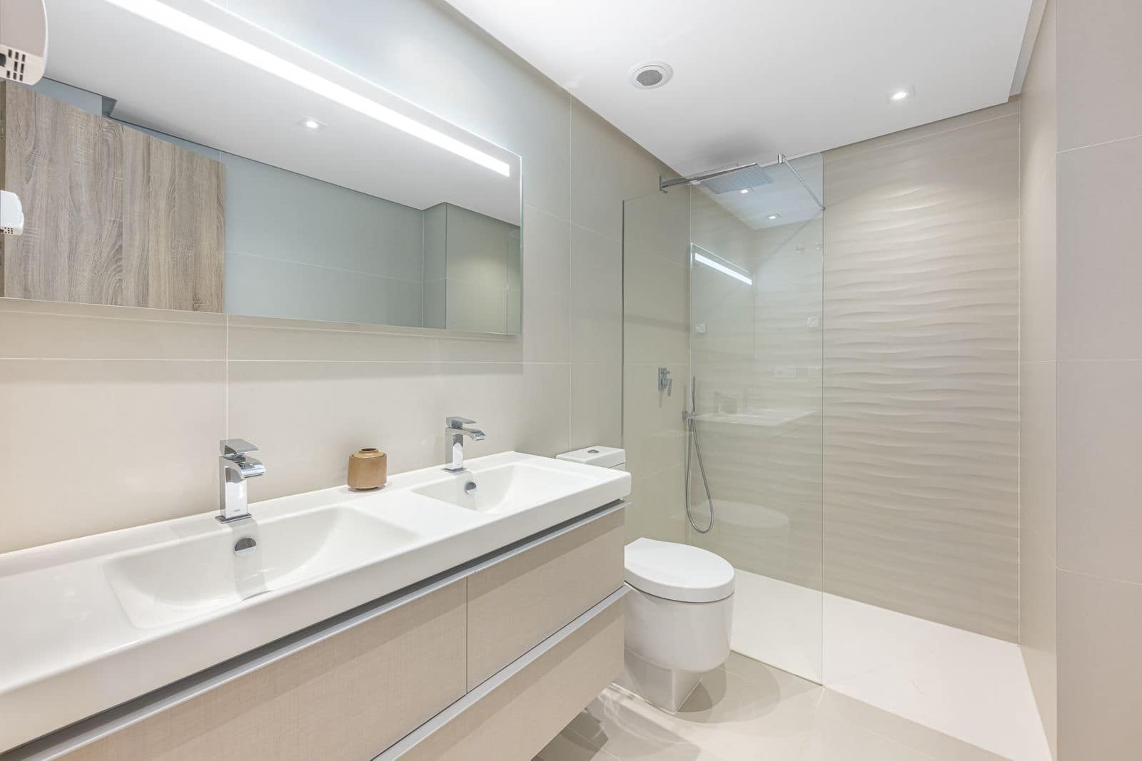 3 sypialnia Penthouse na sprzedaż w Benahavis - 1 050 000 € (Ref: 10097906)