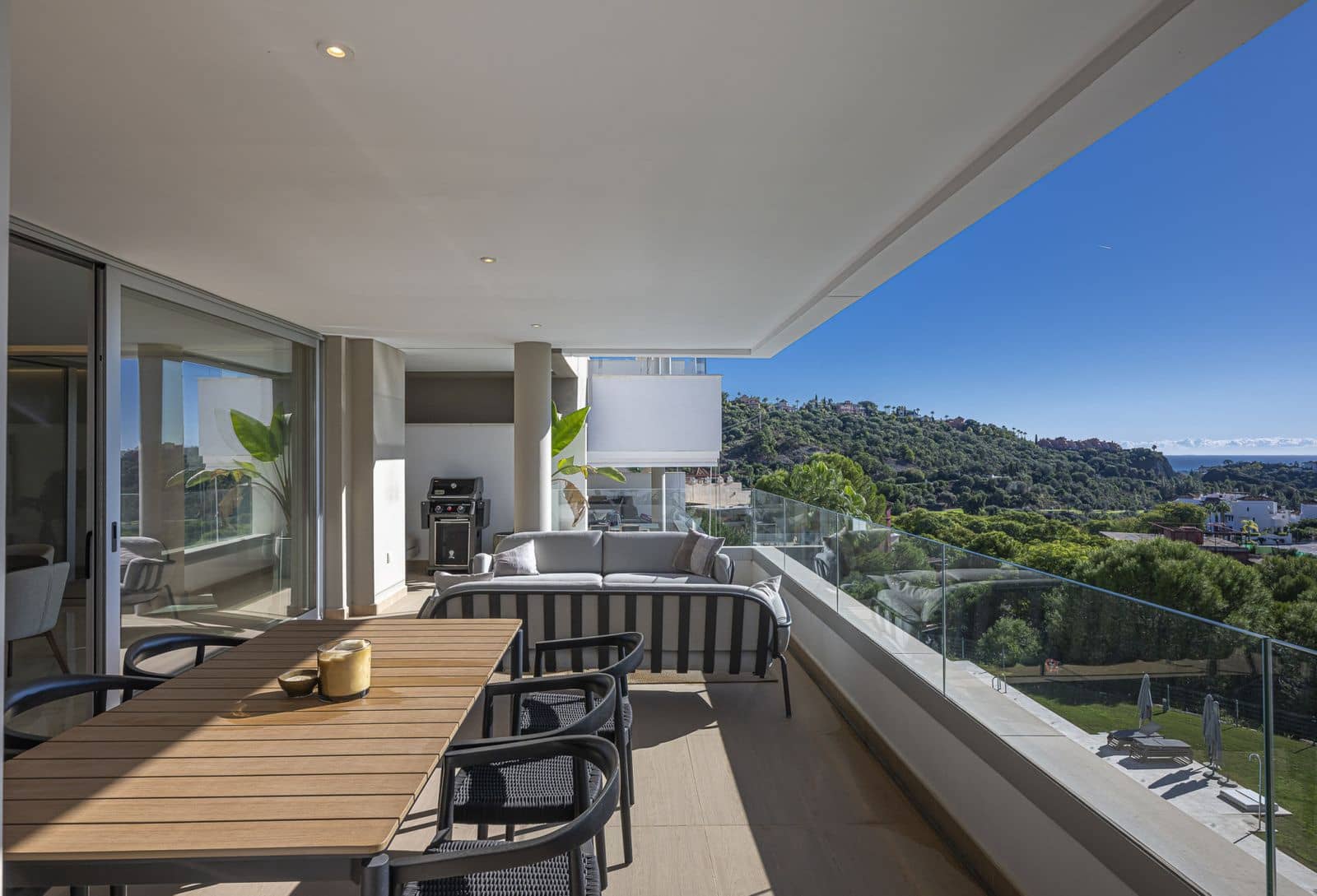 3 sypialnia Penthouse na sprzedaż w Benahavis - 1 050 000 € (Ref: 10097906)