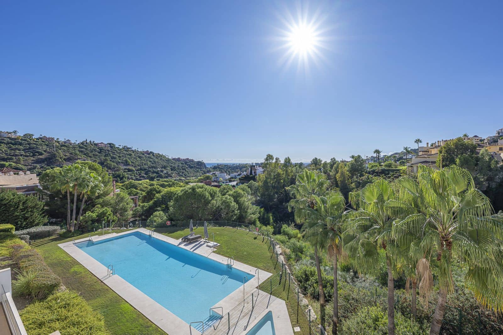 3 sypialnia Penthouse na sprzedaż w Benahavis - 1 050 000 € (Ref: 10097906)