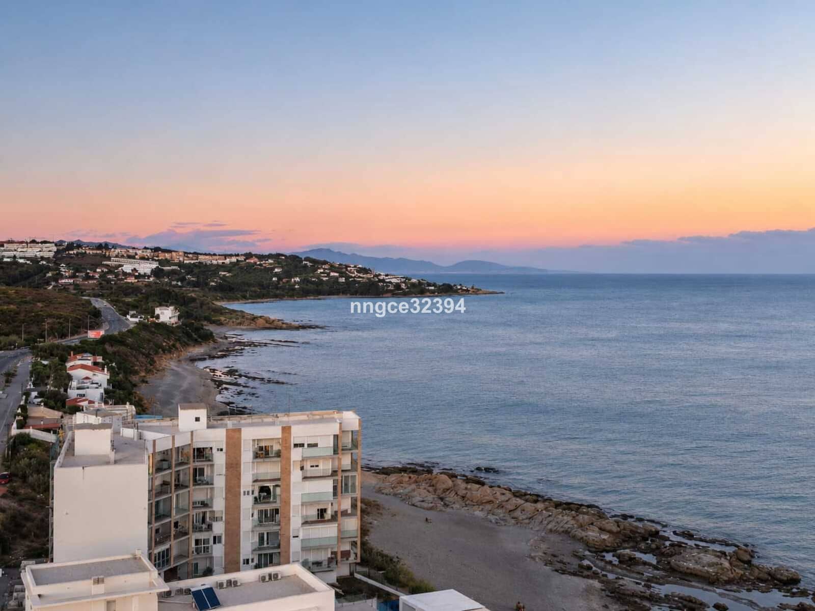 3 slaapkamer Penthouse te koop in Torreguadiaro - € 615.000 (Ref: 10097909)