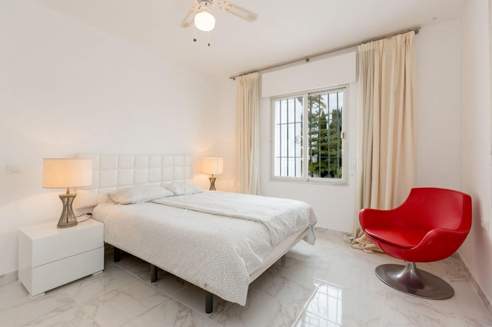2 chambre Penthouse à vendre à Puerto Banus - 945 000 € (Ref: 10097916)