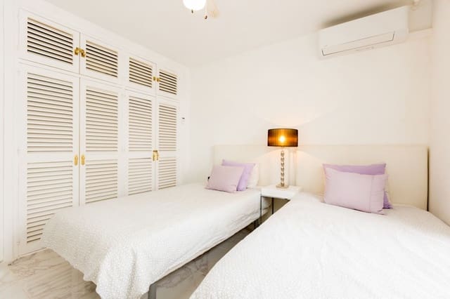 2 chambre Penthouse à vendre à Puerto Banus, Marbella - 945 000 € (Ref: 10097916)